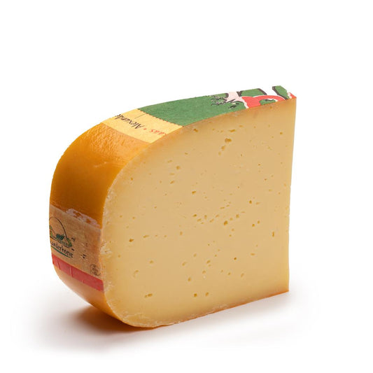 Farmers' young matured cheese